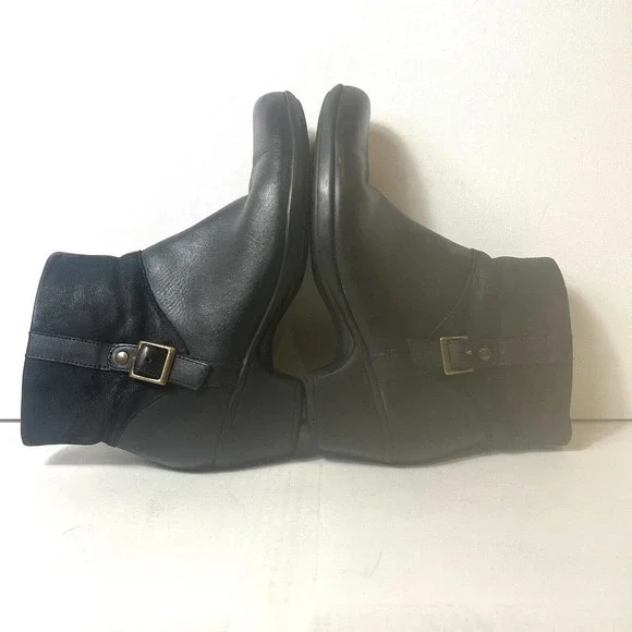 Clarks Black Leather Ankle Bootie Women's Sz 8 N Heeled Comfort Casual Zip Boots - Picture 5 of 10